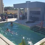 Pensión In 3*